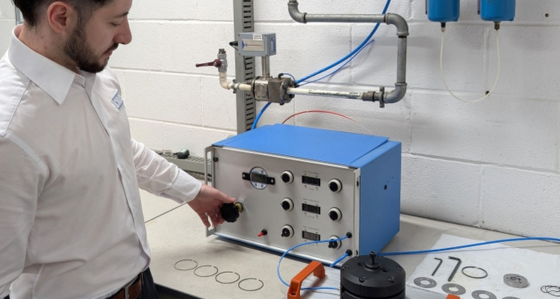 Test programme at Cross Manufacturing shows how metallic sealing rings dramatically cut valve leakage at high temperatures.