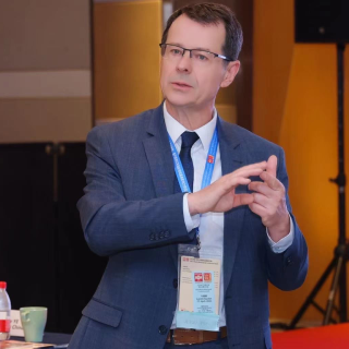 Sandy Van den Broeck